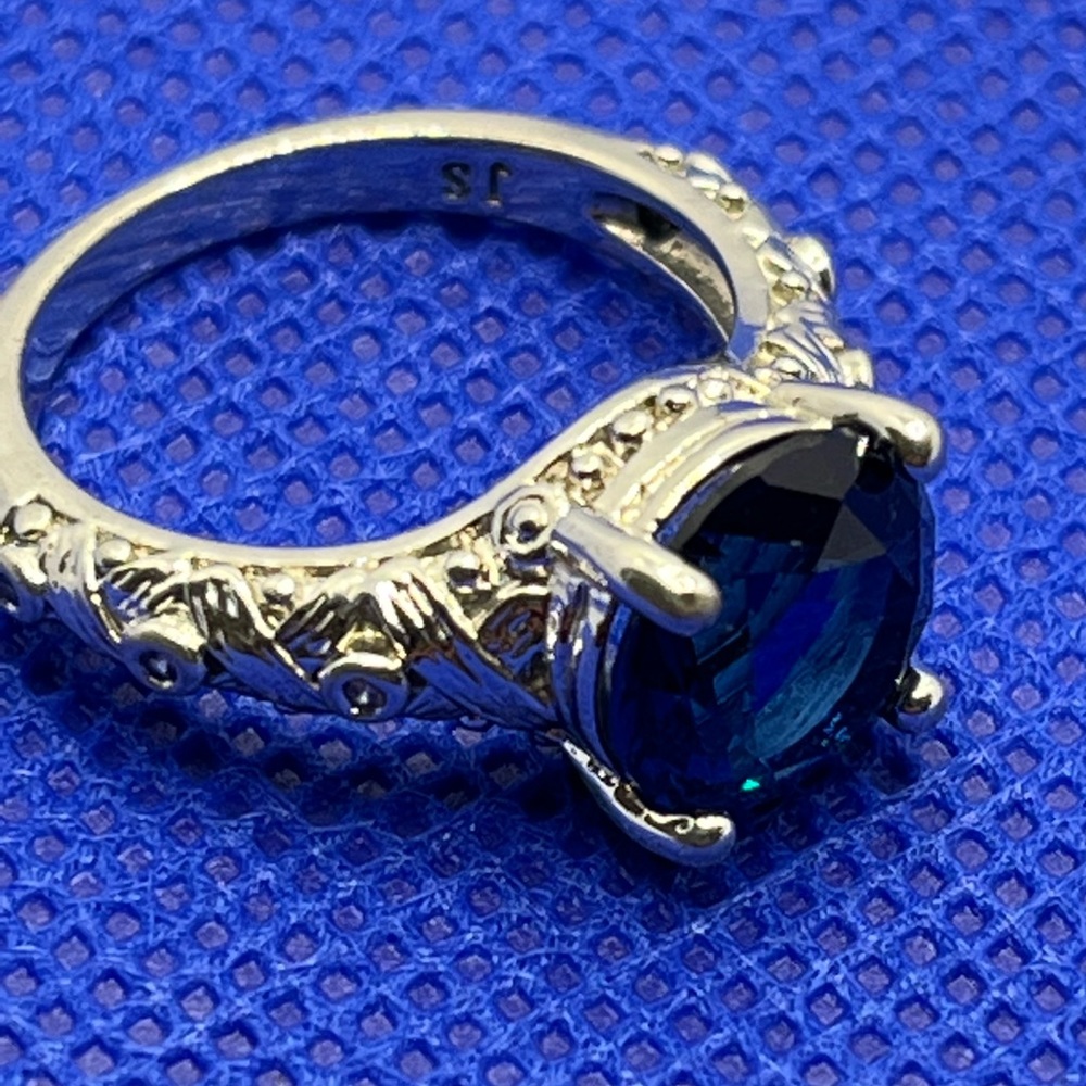 JS Blue sapphire ring